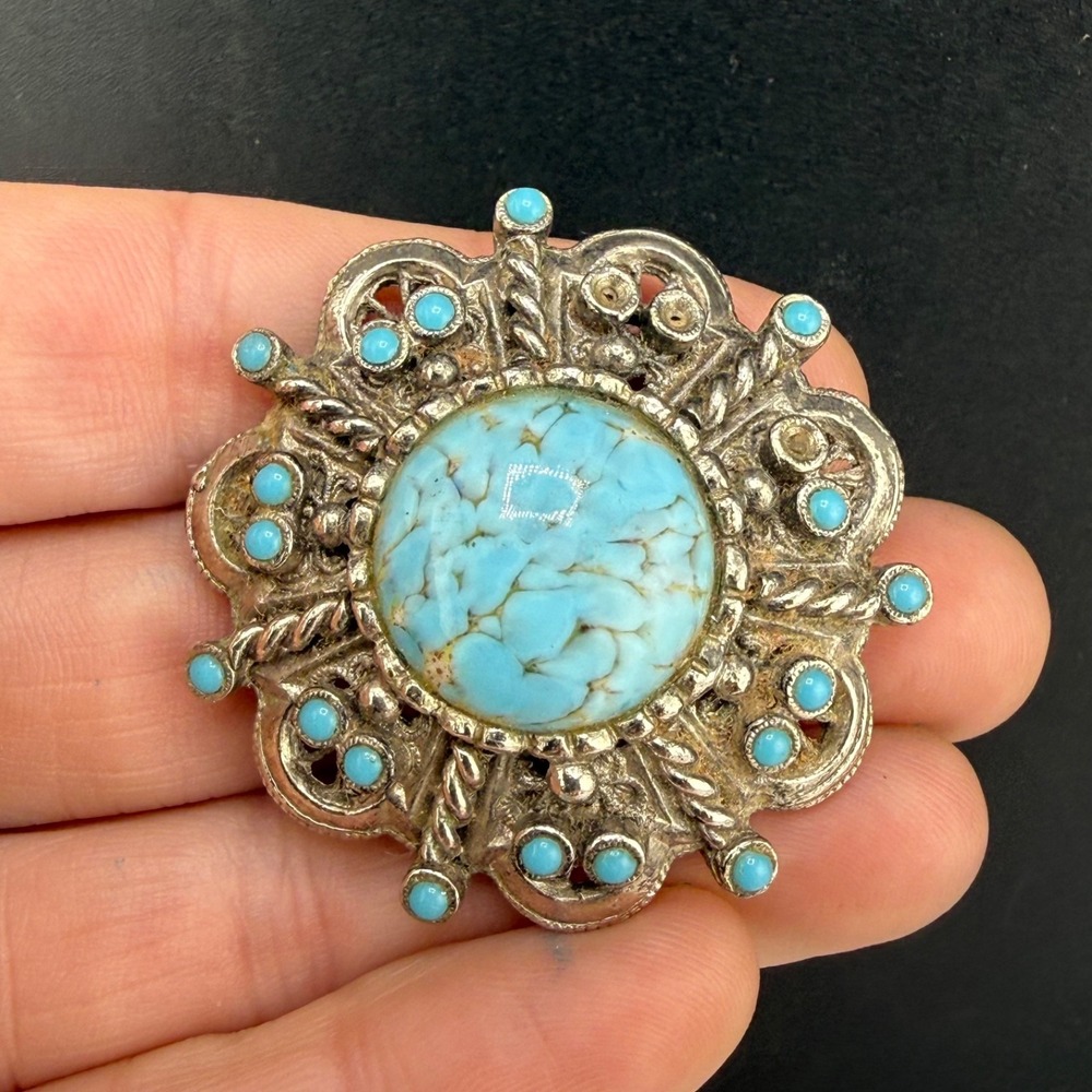 Vintage Estate Renaissance Revival Brooch Blue Silver Tone Filigree‎ Glass Round